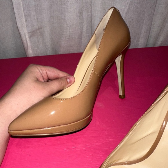 Ivanka Trump Nude Platform Pointed Toe Heel - Picture 2 of 7